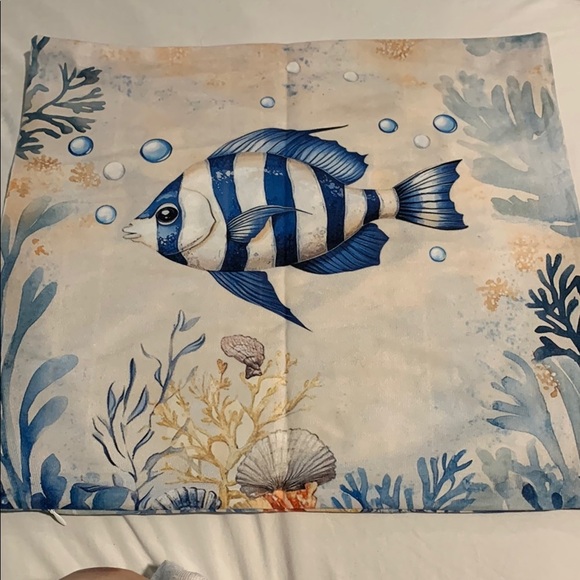 Fish, Starfish & Sea horse Print Tapestry for 3 pillow cases - Picture 1 of 5